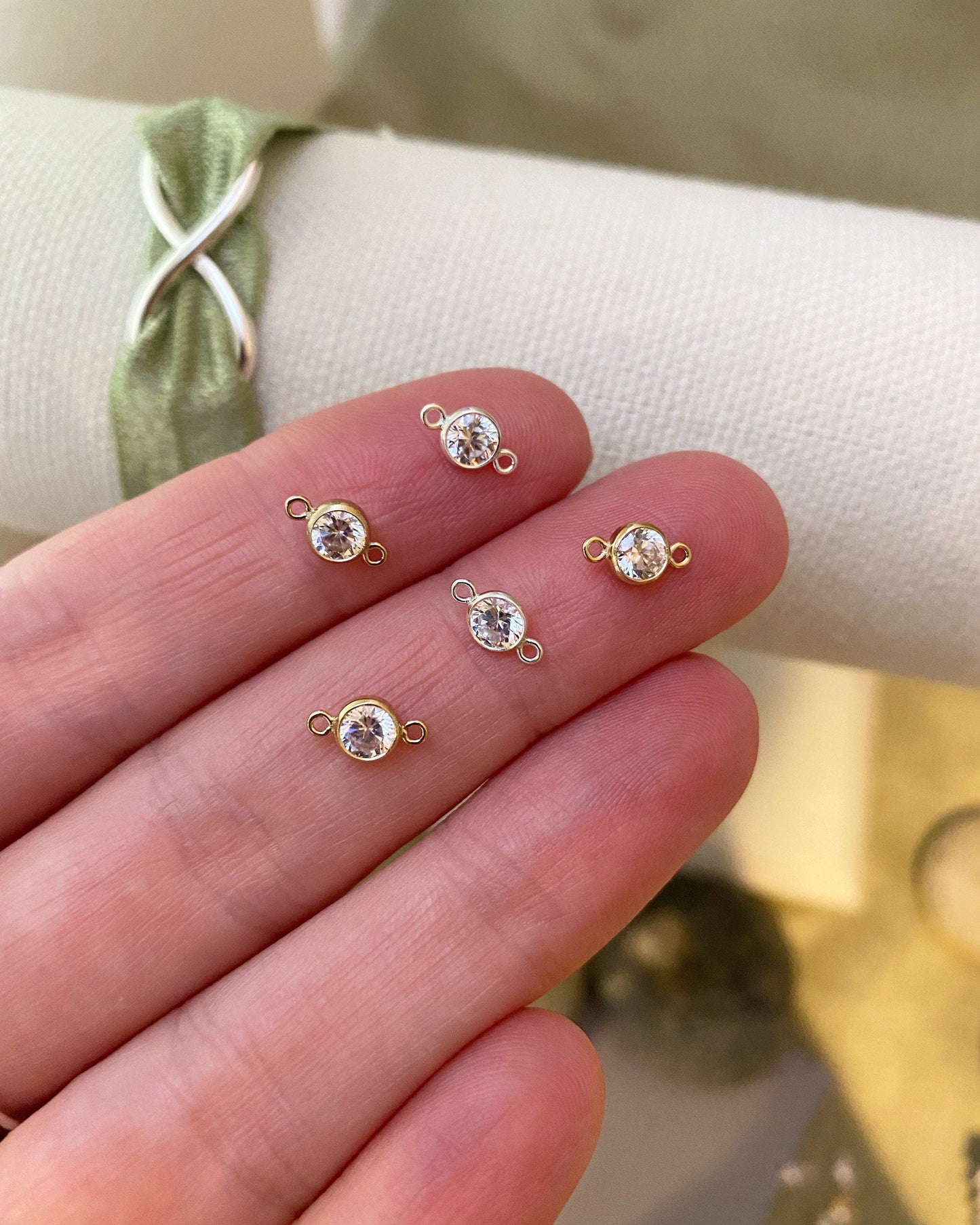 Clear CZ Connector 4mm - 5 pack - B2