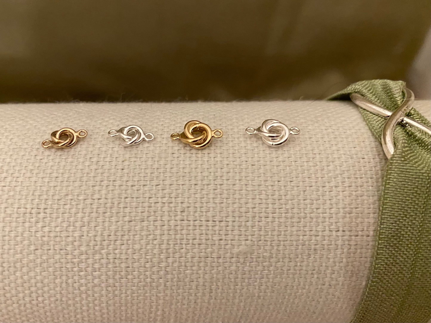 Love Knot Connectors 5mm 6mm - 2 Pack - F14 F15