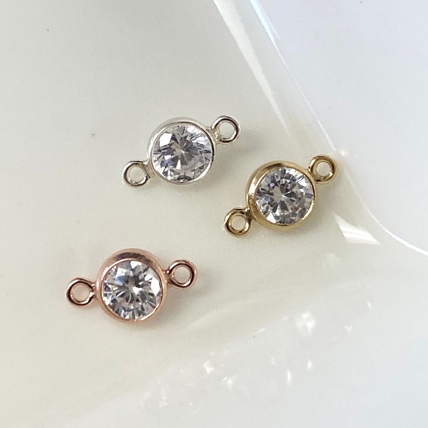 Clear CZ Connector 4mm - 5 pack - B2