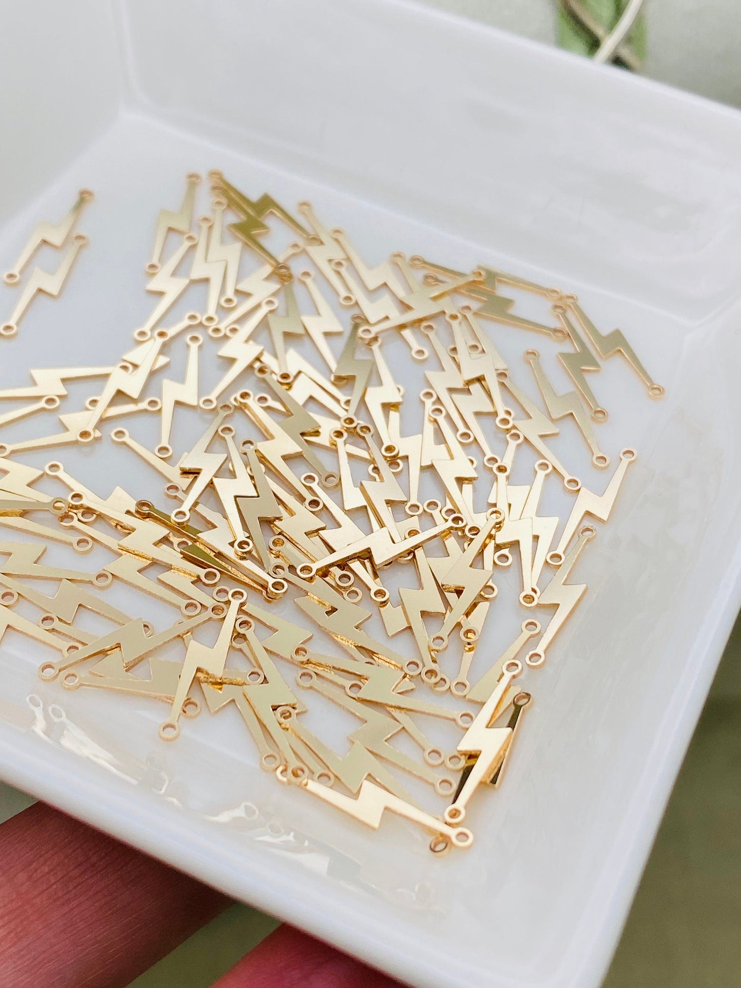 Lightning Bolt Connectors - 2 Pack - L8