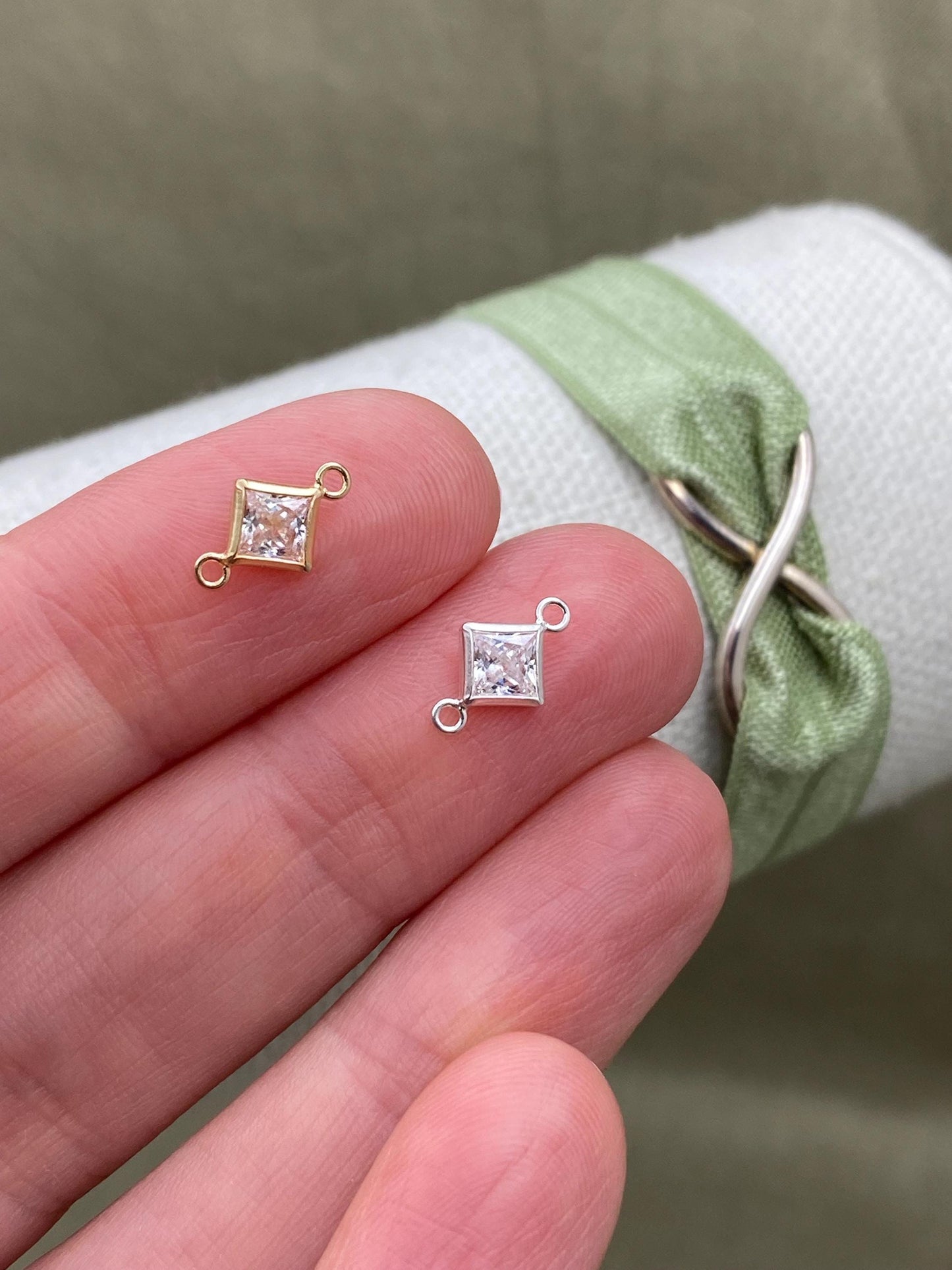 Diamond Connectors 3mm & 4mm - 5 Pack - B32 B33